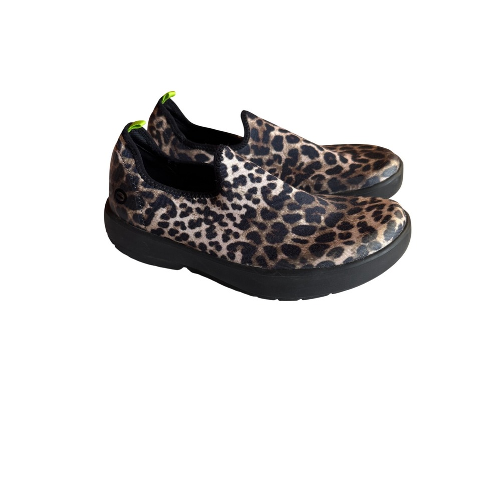 Oofos OOmg eeZee Low Recovery Shoes Leopard Print Slip On Womens 8 EU 39